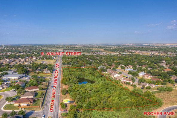 648 W County Line Rd, New Braunfels, TX 78130